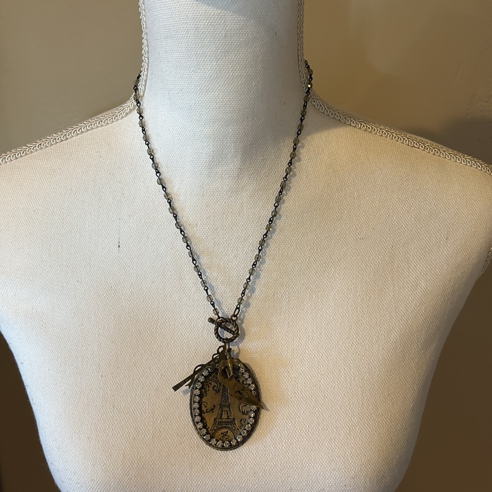 Eiffel Tower necklace. Vintage appearance.